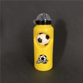 厂家供应促销礼品创意足球运动水壶 拔塞式环保塑料骑行pe水壶