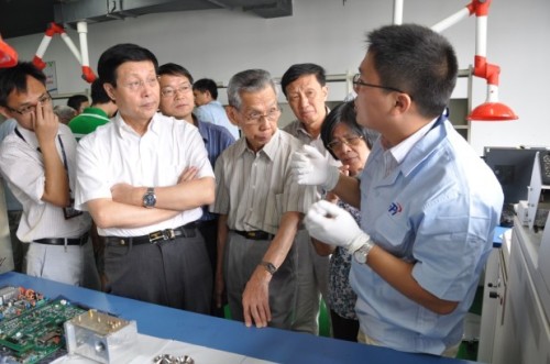 聚光科技台式与便携气质联用仪通过鉴定 