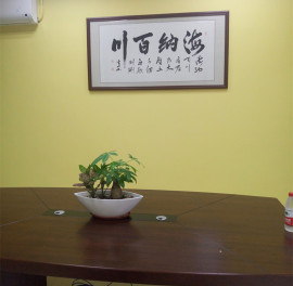 深圳龙华新区哪家做字画装裱质量和价格比较好 芊柏墨装裱画廊做字画装裱好不好 装裱画框多少钱 上门安装送货服务