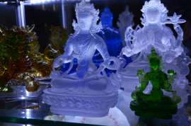 琉璃金刚萨垛佛像，琉璃绿度母佛像，琉璃四臂观音菩萨，深圳琉璃佛像工厂，南宁琉璃佛像工艺品，古法琉璃佛像厂家，广州琉璃工艺品，厦门琉璃佛像批发        手