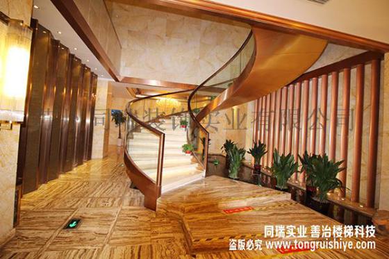 同瑞酒店钢结构旋转楼梯